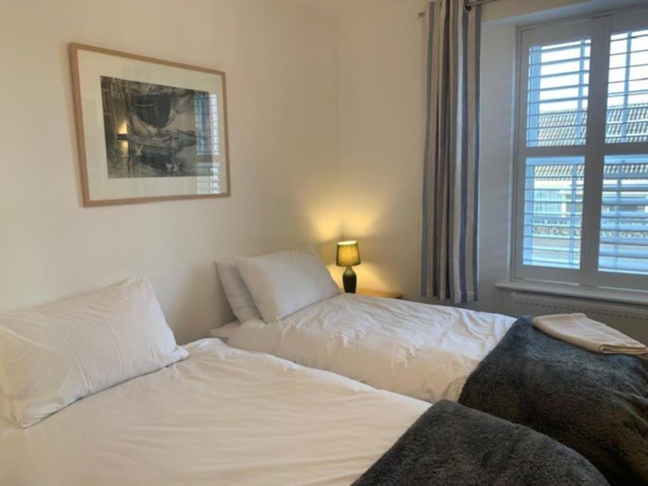 Newly Refurbished Uplyme Getaway Apartment Ngoại thất bức ảnh